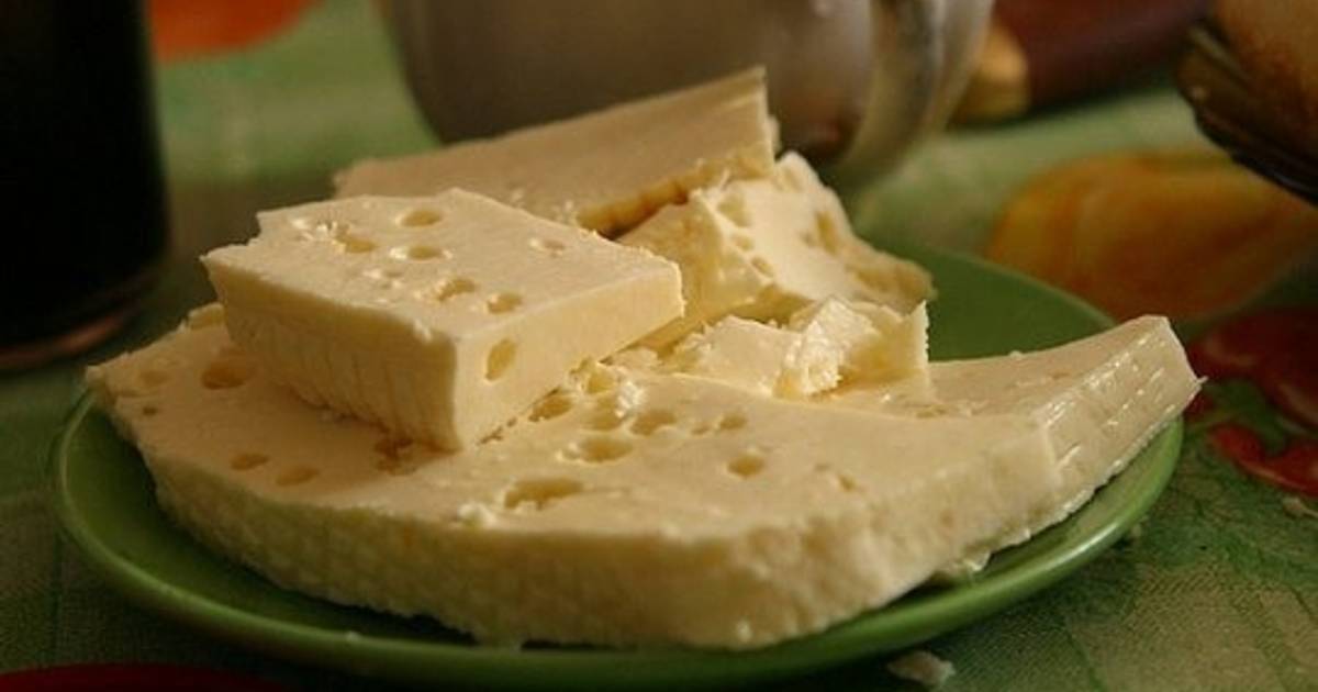 Домашний сыр. Сыр по домашнему. Самый вкусный домашний сыр. Домашний сыр из молока. Как приготовить сыр из сметаны и молока